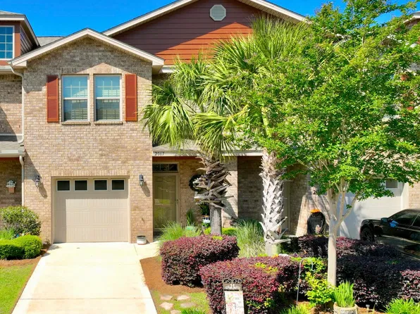 2067 Wilsons Plover Cir, Navarre, FL 32566