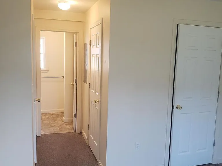 826 US Highway 1 — Photo 11
