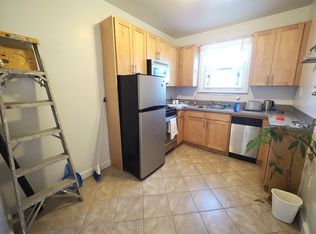 32-81 46th St #A2, Astoria, NY 11103