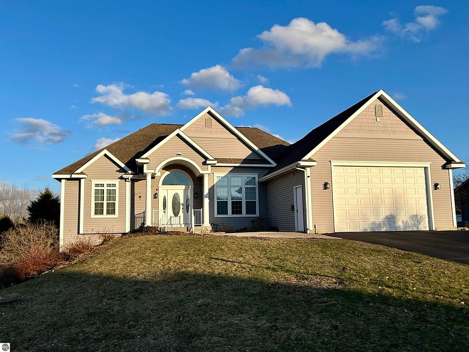 1st image of 4099 Hidden Creek Dr