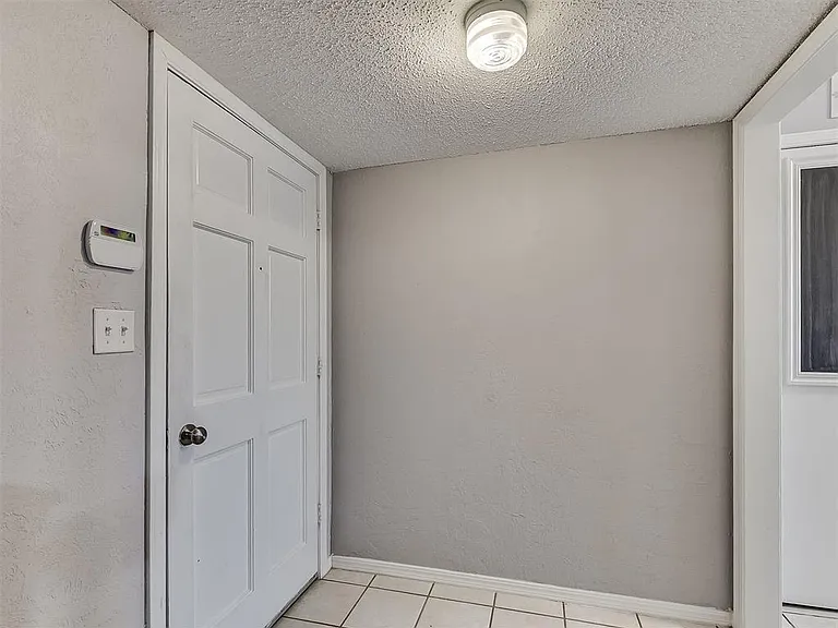 1703 E Lindsey St — Photo 7