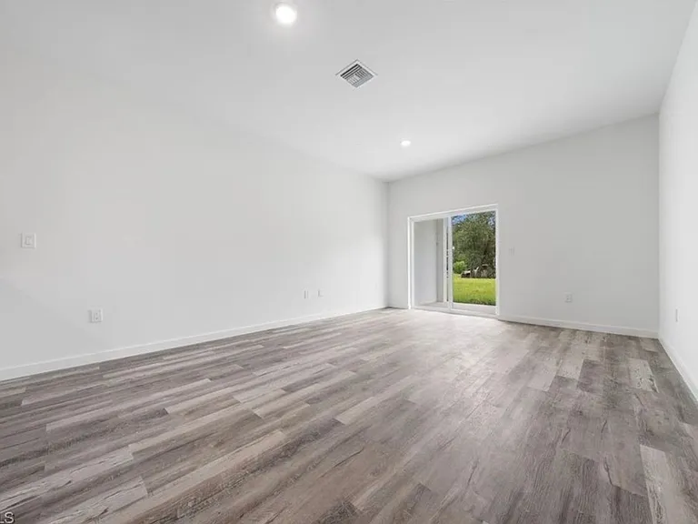 1025 Meadow Rd — Photo 23