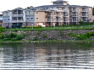 1215 N Lakeshore Dr PENTHOUSE C, Lake City, MN 55041