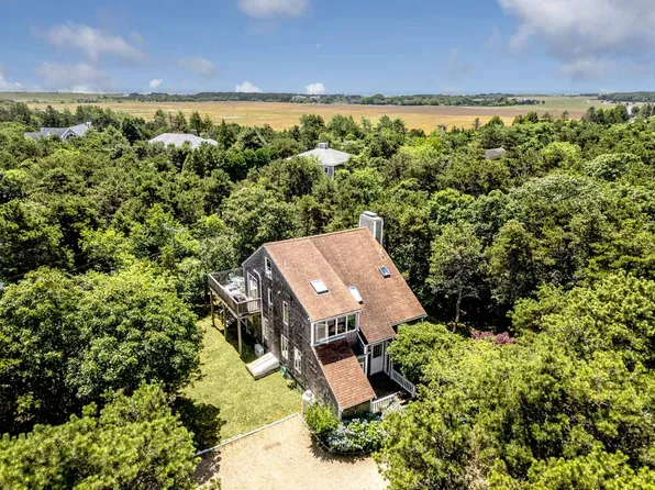 22 Crafts Field Way, Edgartown, MA 02539