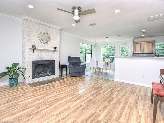 4th image of 13800 Cambourne Dr