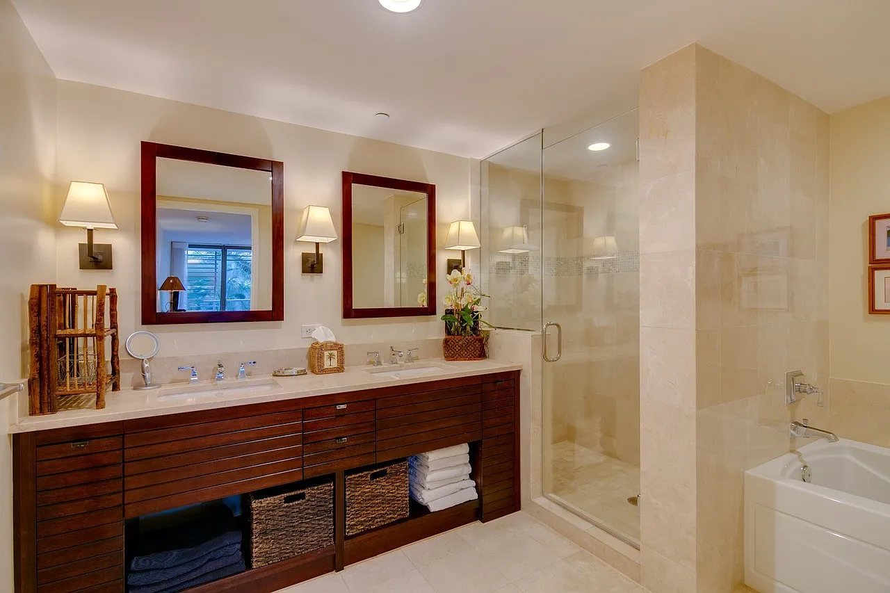 Fully Furnished 2 bedroom in Waikiki! One-Month pricing available! — Photo 1