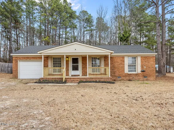 226 Lakeview Drive, Spring Lake, NC 28390