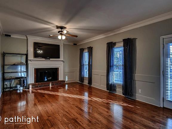 5th image of 102 Rosewood Ct