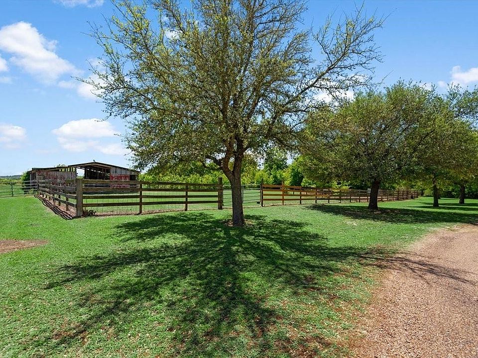 1st image of 1394 Fm 149 Rd E