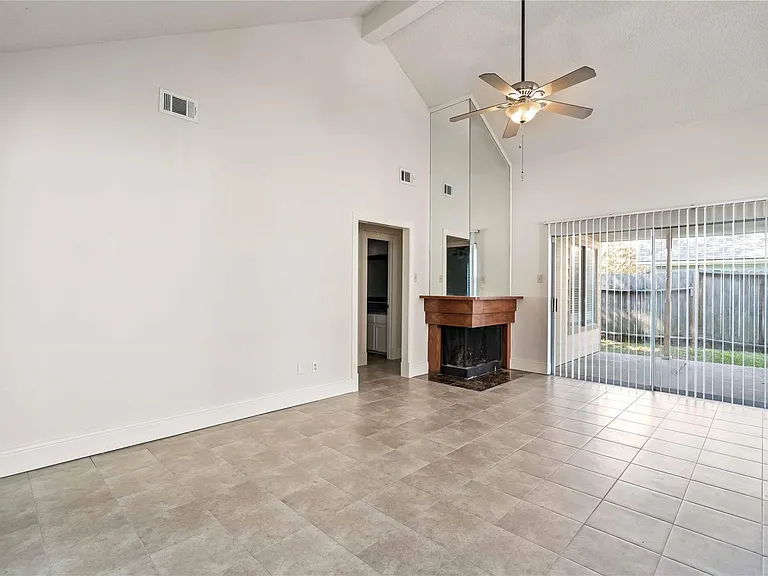 16054 Hidden Acres Dr — Photo 12