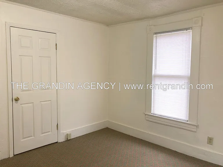 922 12th St SE #A — Photo 18