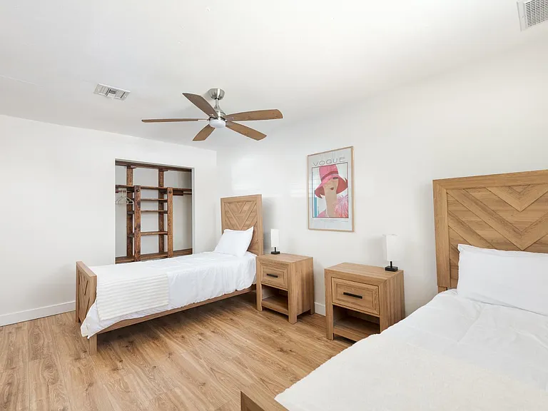 2237 E Hillery Dr — Photo 11
