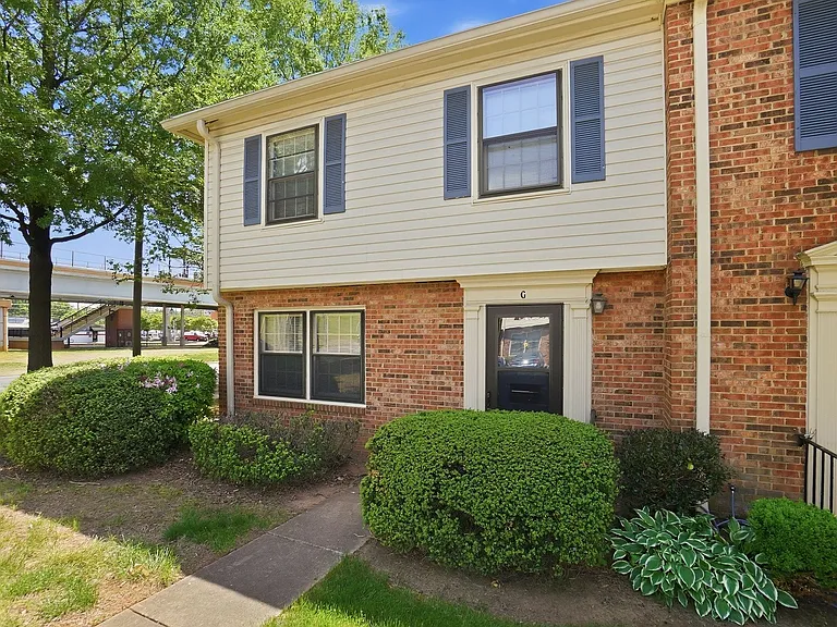 6346 Old Pineville Rd #G — Photo 3