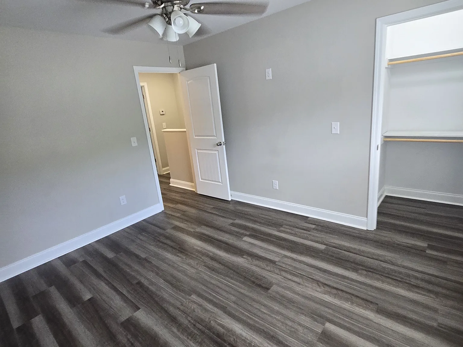 2 bed, 1.5 bath, 1000 sqft, $1,350 — Photo 2