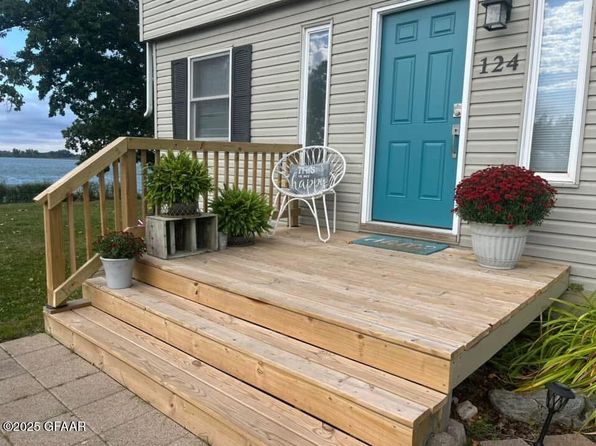 124 Park St, Erskine, MN 56535