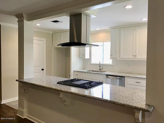 5th image of 304 Elmwood Dr