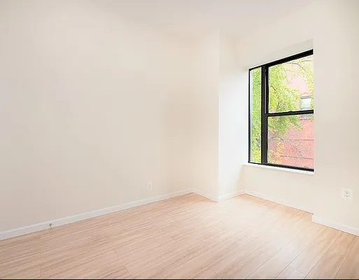 Rented by Nooklyn NYC LLC | media 18