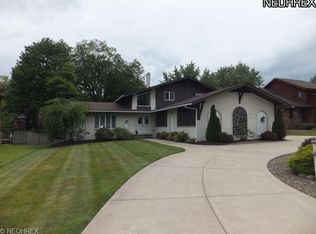 6690 Renwood Rd, Independence, OH 44131