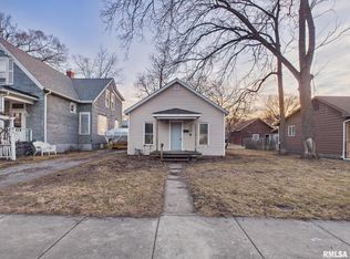 1121 Pulaski St, Lincoln, IL 62656