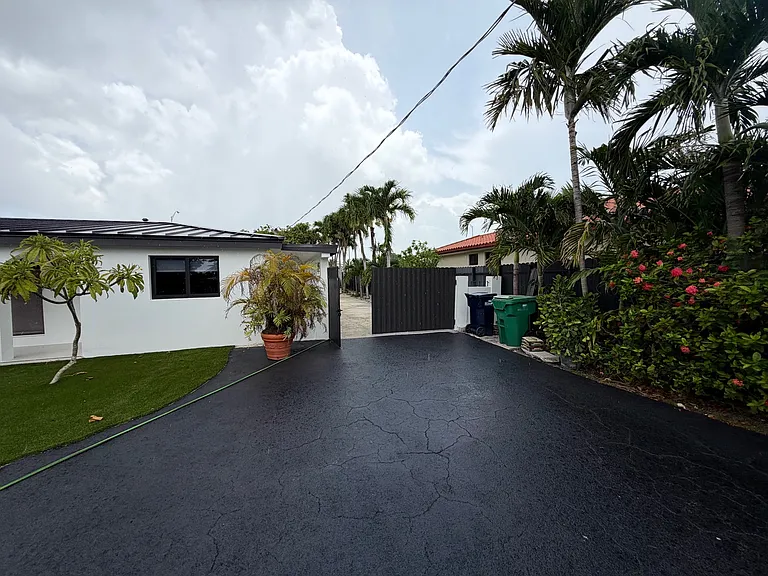 8490 Grand Canal Dr — Photo 2