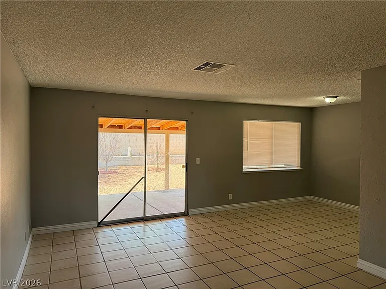 4732 Chantilly Ave — Photo 3