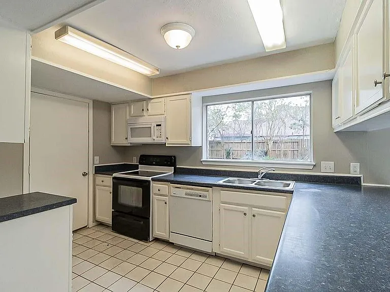 14410 Louetta Rd — Photo 17