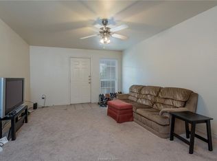 3746 Oldenburg Ln, College Sta, TX 77845