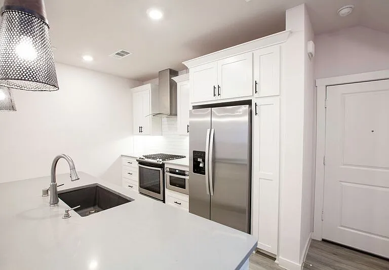616 Laurel Ln — Photo 8
