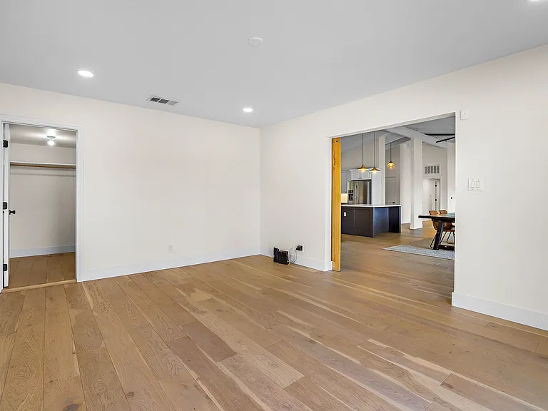 4835 Cliffside Dr — Photo 20