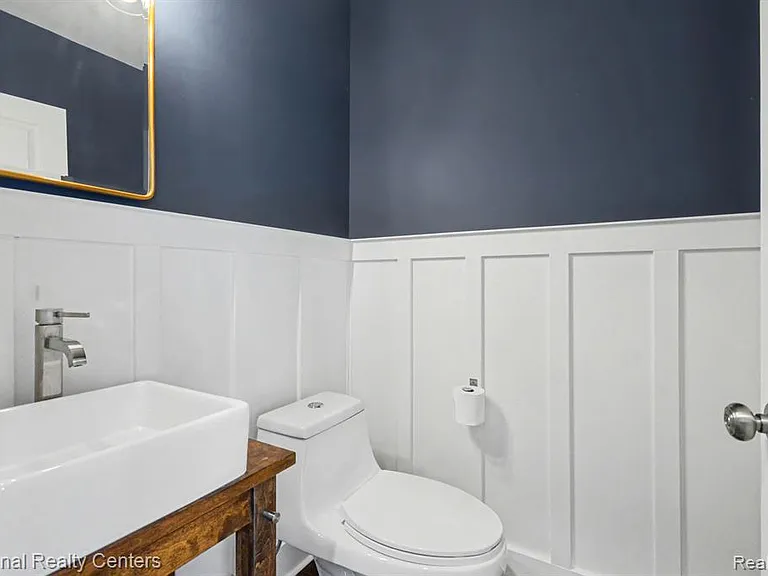 20304 Boardwalk Blvd — Photo 11