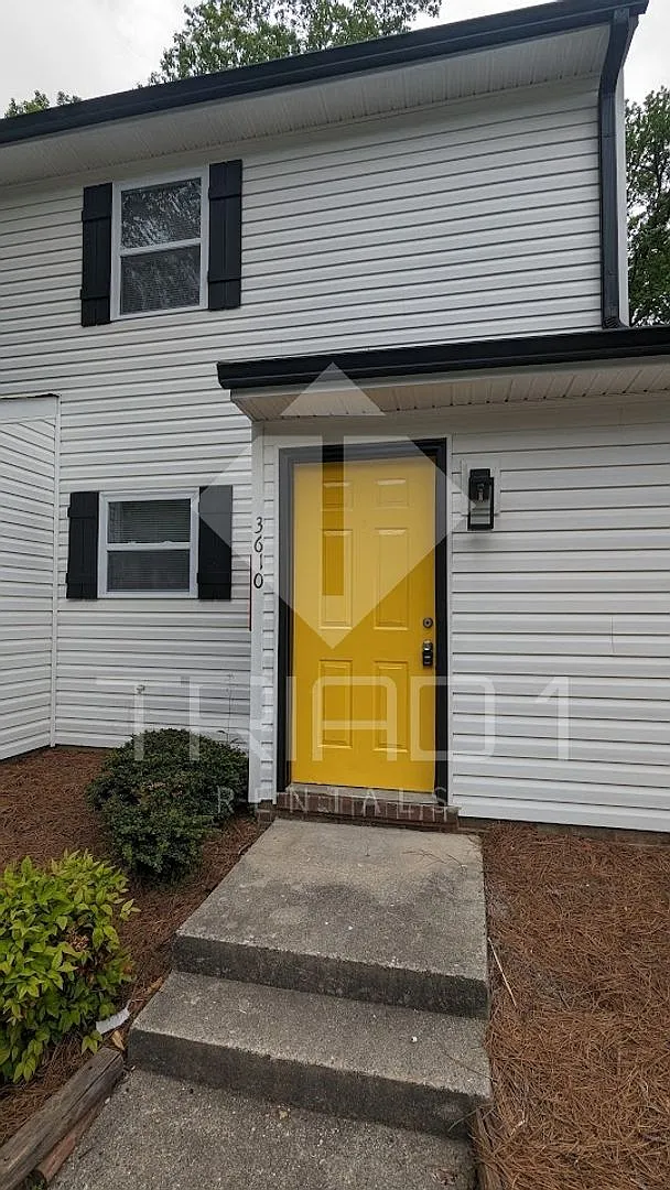 Mosby Townhouses - G — Photo 1
