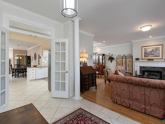 4th image of 3108 Waterman Dr SE