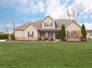 2518 Fairfield Dr, Avon, OH 44011