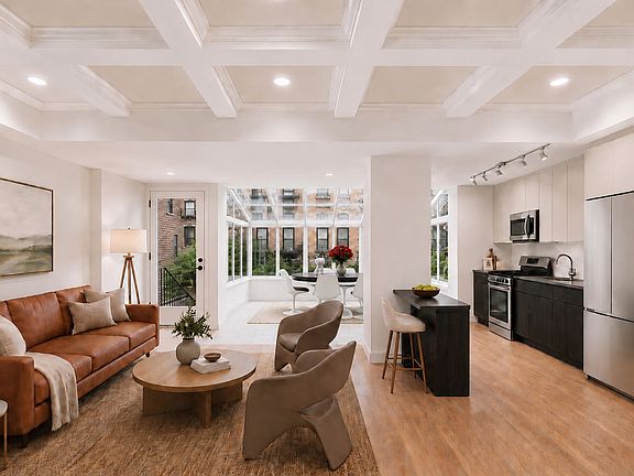 5th image of 144 Waverly Pl #1D