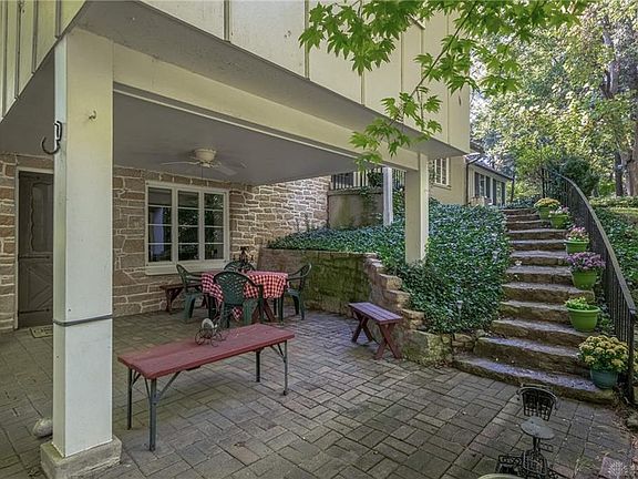 2nd image of 785 E Schantz Ave