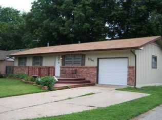 1514 E 19th St, Lawrence, KS 66046