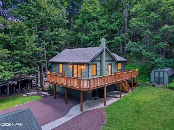 215 Lennon Rd, Greentown, PA 18426