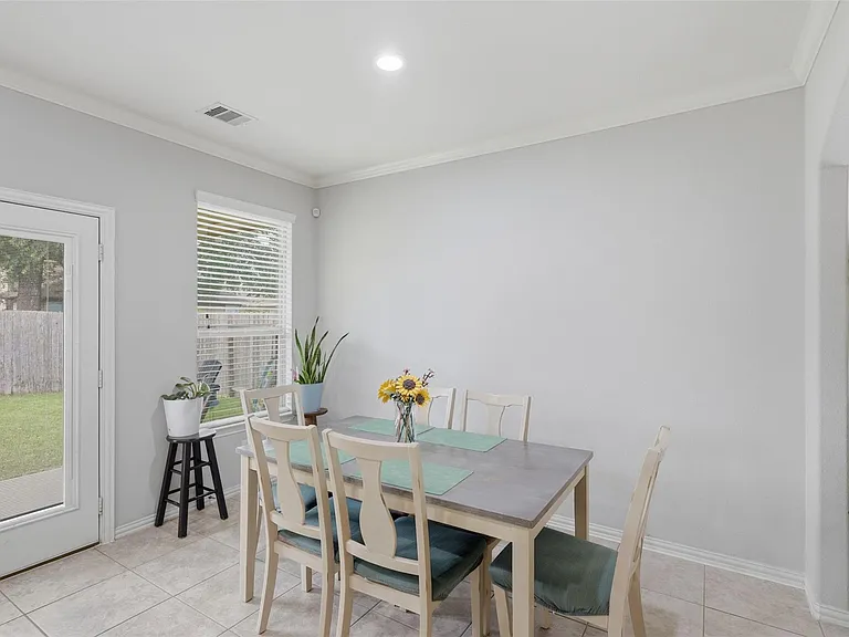 2244 Ivy Wall Dr — Photo 6