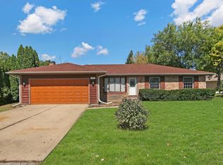 4226 Bennett Ave, Gurnee, IL 60031