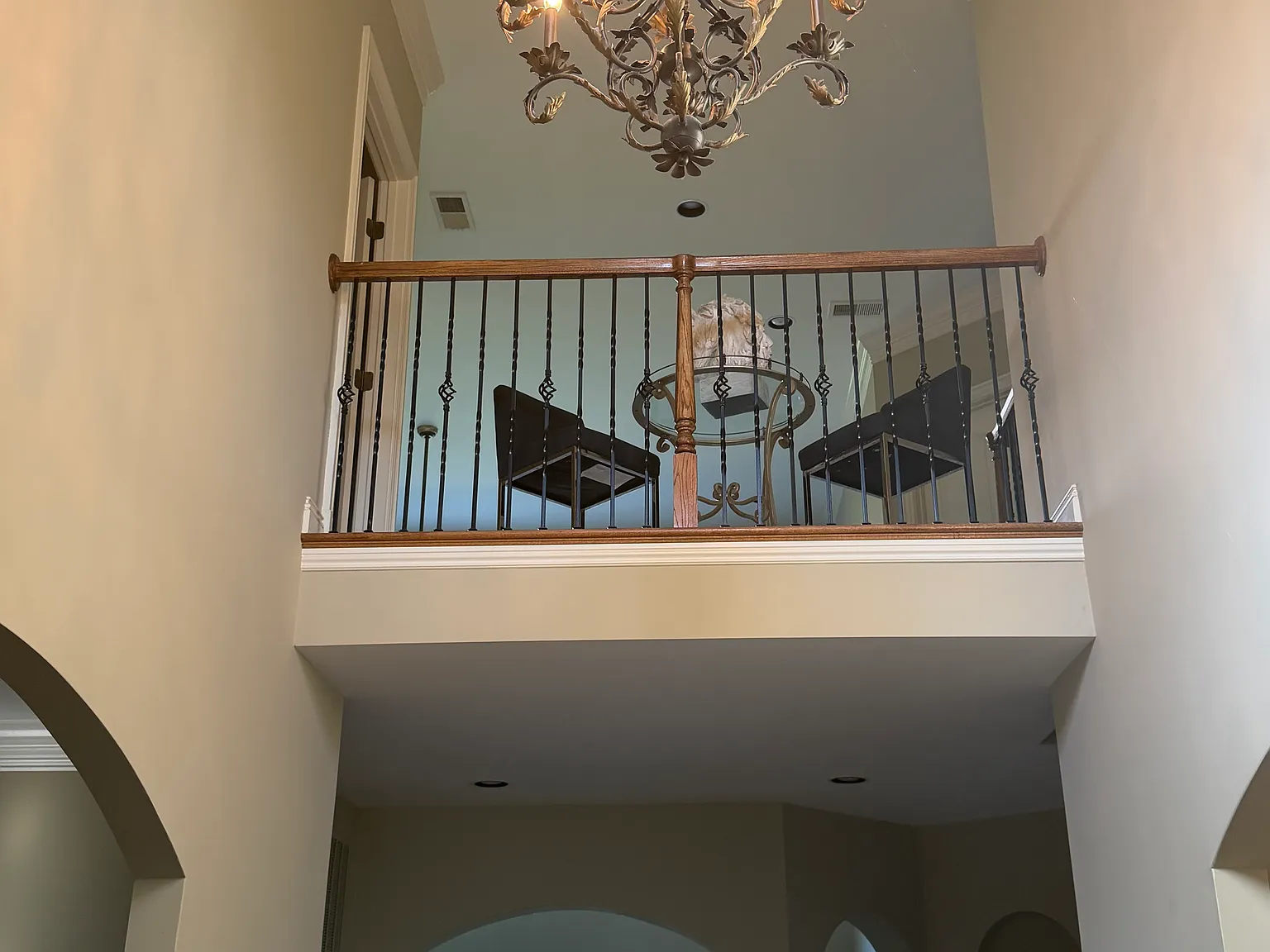 4 bed, 6000 sqft, $5,500 — Photo 2