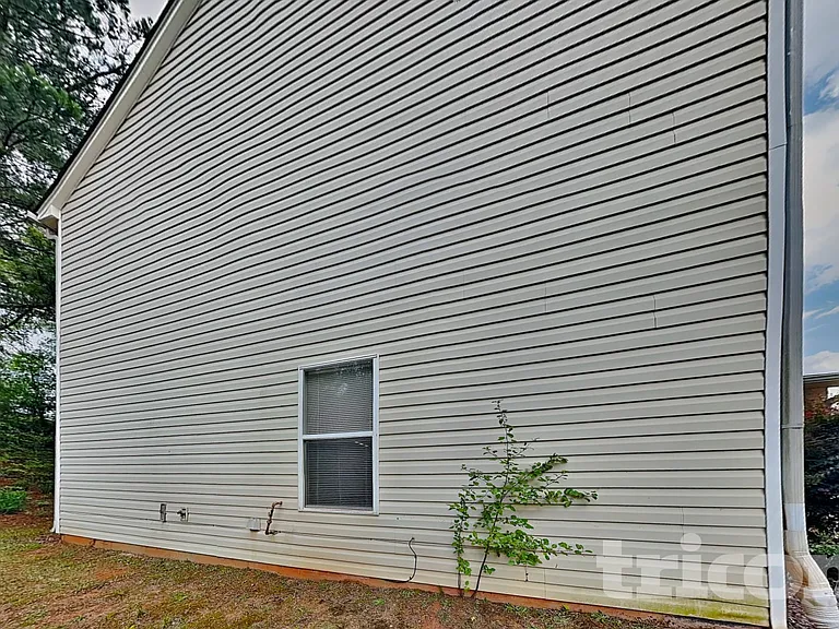 1104 Saint Phillips Ct — Photo 15