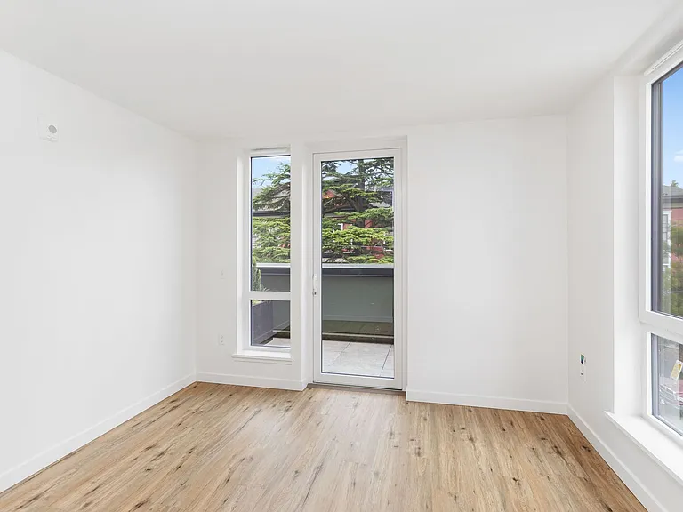 CHRONICLE: Stylish Wallingford Studios with Full Appliance Package & Premium Amenities — Photo 72