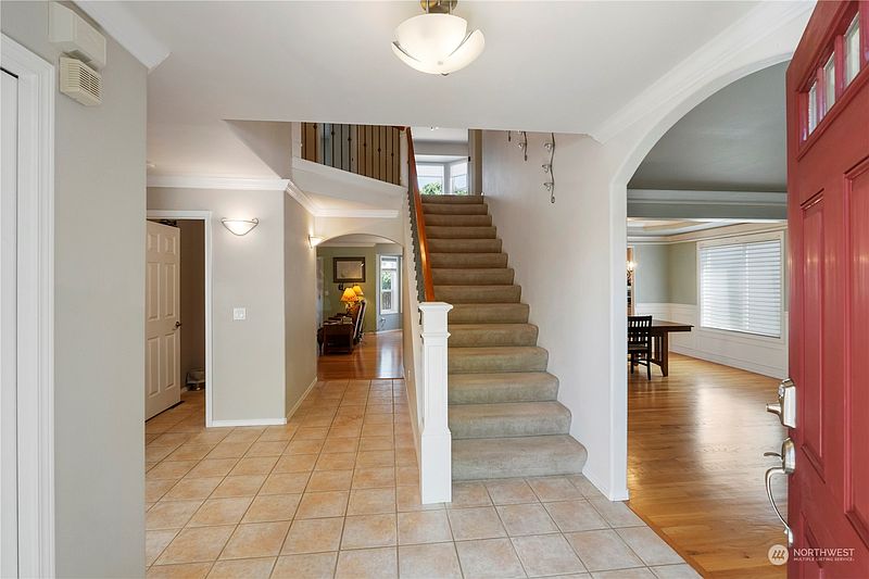 2nd image of 1340 Dieringer Avenue