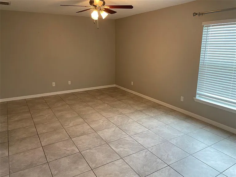 10136 Willmington Blvd — Photo 13