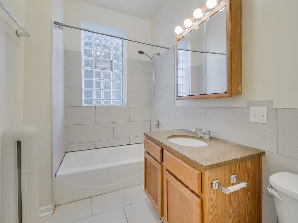 5433 S University Ave #3N