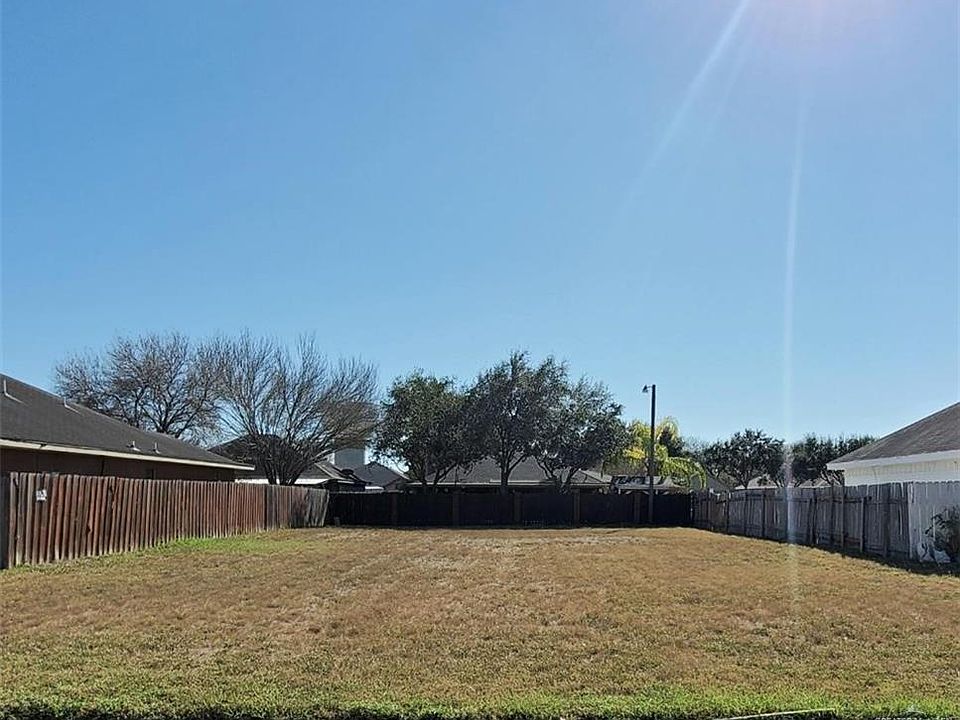 1st image of 405 Bronze Dr