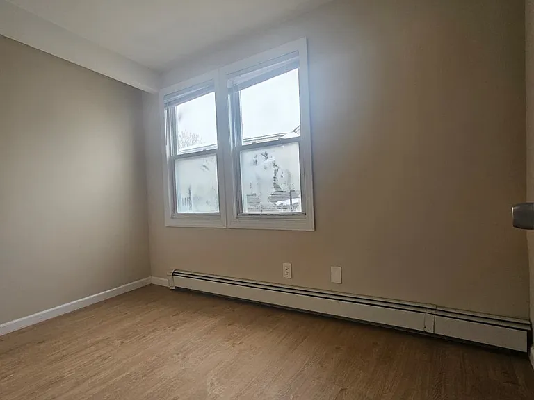 20 Monroe St #3 — Photo 7