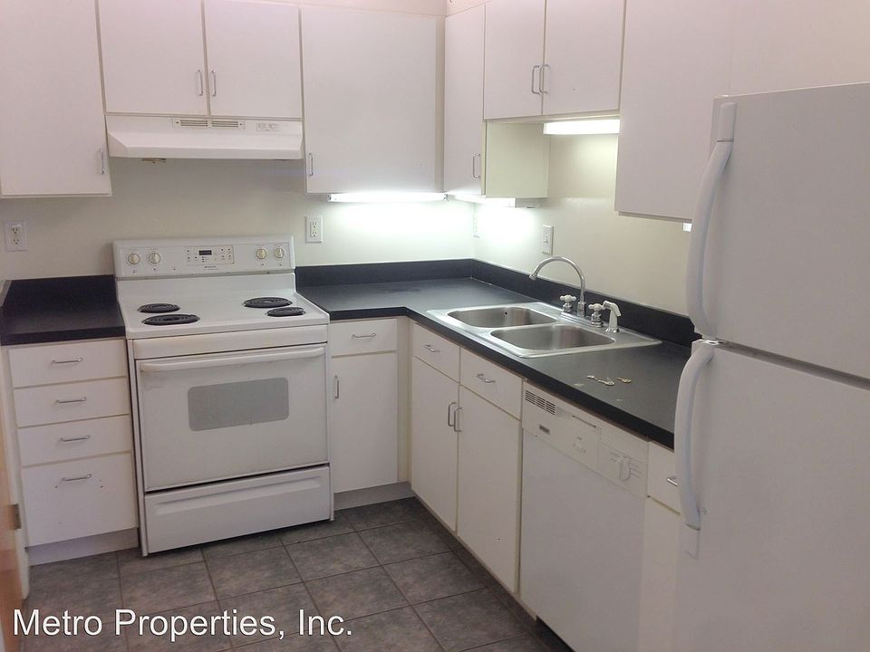 1st image of 325 W Broad St