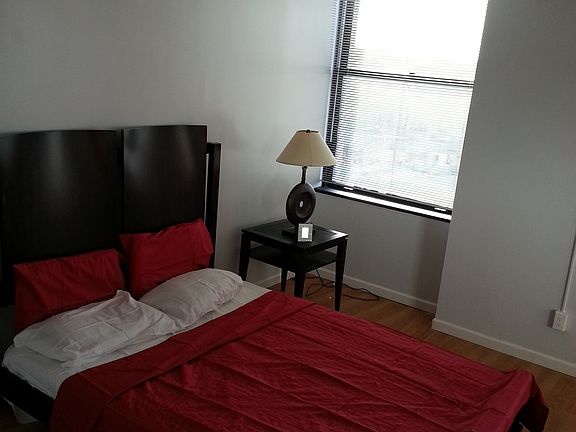 5th image of 500 S Salina St APT 501