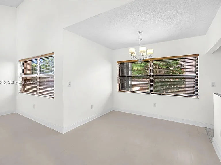 685 W Park Dr #206-11 — Photo 13
